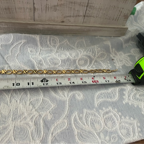 Vintage Avon gold necklace - Picture 4 of 4